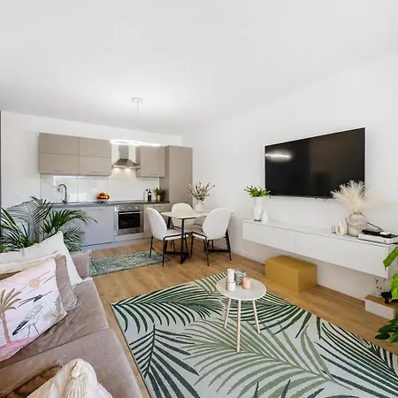 Les Arenes-appartement Entier 15mn A Pied Du Palais Et Des Plages-parking Gratuit Appartement Cannes
