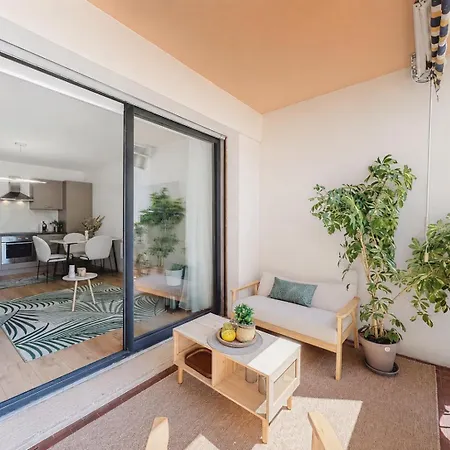 Appartement Les Arenes-appartement Entier 15mn A Pied Du Palais Et Des Plages-parking Gratuit *