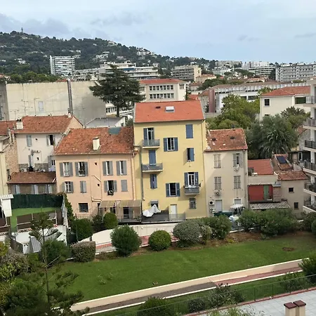 Les Arenes-appartement Entier 15mn A Pied Du Palais Et Des Plages-parking Gratuit Appartement *